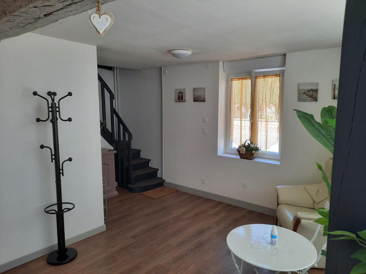 Grand Appartement Tout Confort Proche De Chambord Saint-Claude-de-Diray Екстериор снимка