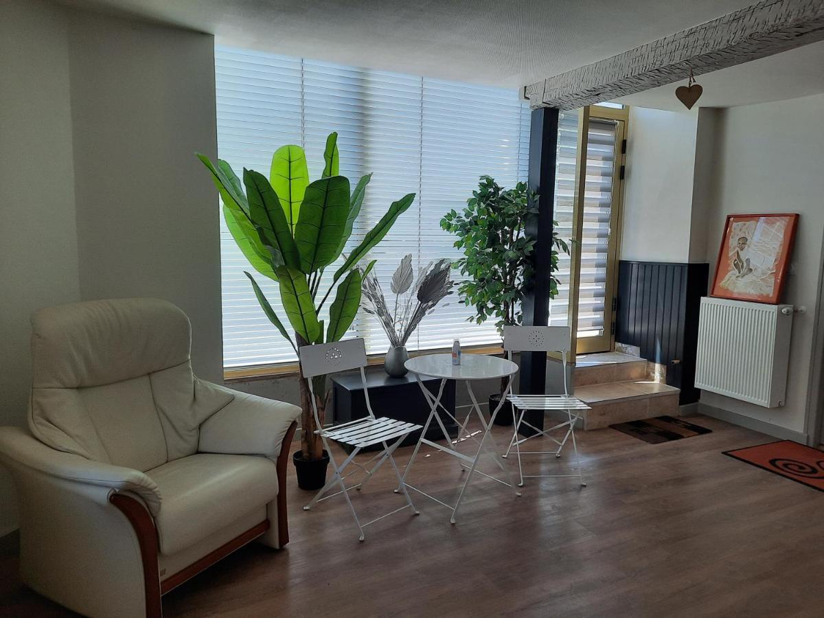 Grand Appartement Tout Confort Proche De Chambord Saint-Claude-de-Diray Екстериор снимка